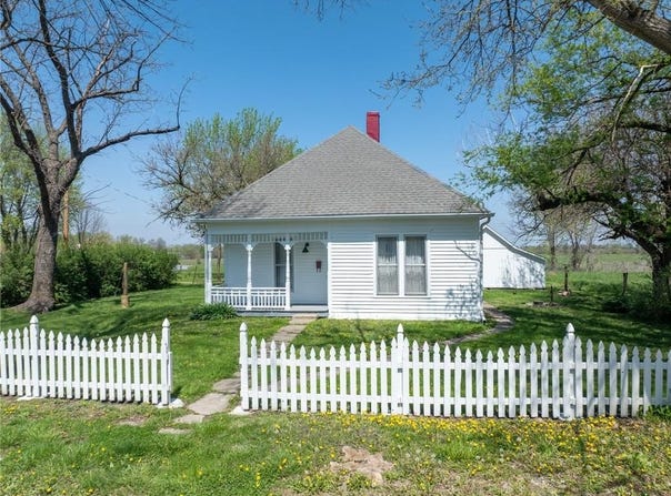 509 Gillilan Street, Jamesport, MO 64648