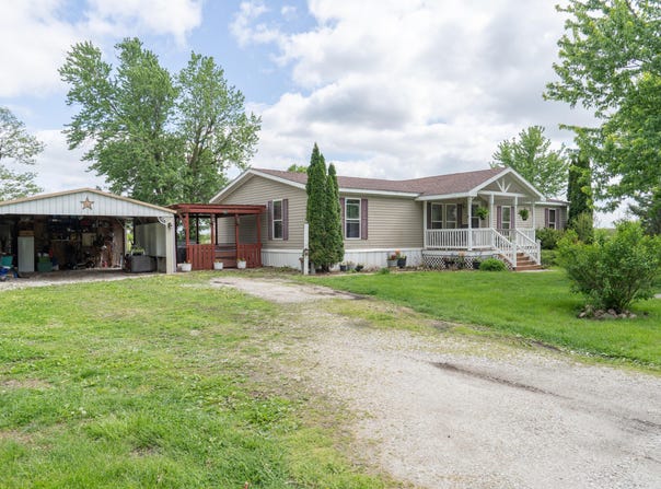 408 W Robinson St, Moberly, MO 65270