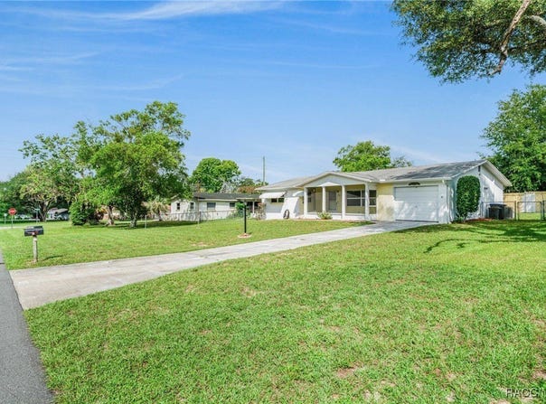 106 S Lincoln Avenue, Beverly Hills, FL 34465