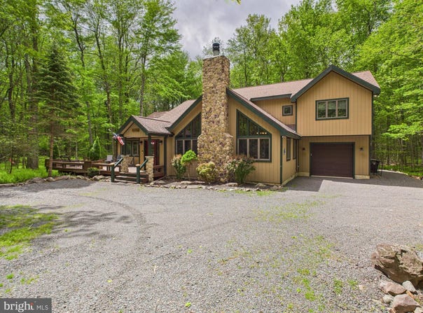 140 BOONES TRAIL, POCONO PINES, PA 18350