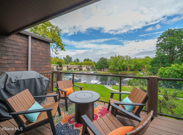 311 S Shoreline Dr, Liberty Lake, WA 99019