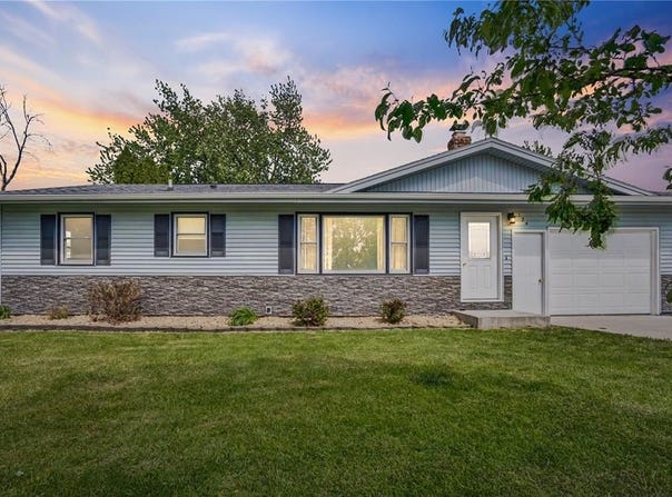 124 14th Avenue SE, Independence, IA 50644