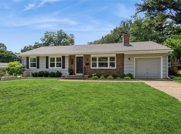 7718 Pawnee Street, Prairie Village, KS 66208