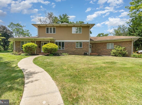 648 BELVEDERE STREET, CARLISLE, PA 17013