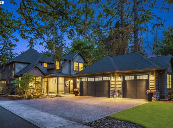 4200 UPPER Dr, LakeOswego, OR 97035