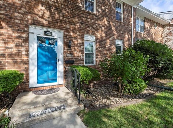 10017 W 95th Street, Overland Park, KS 66212