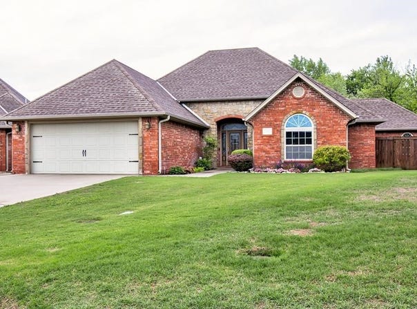 2237 Heritage Gardens Court, Enid, OK 73703