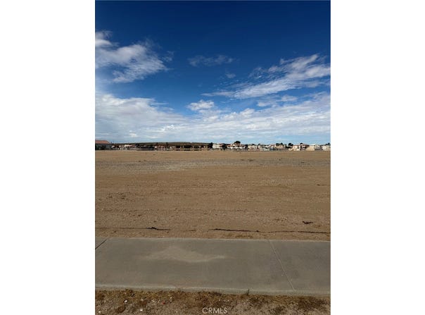 12 Lakeview, Helendale, CA 92342