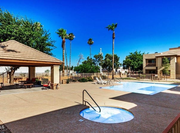 6770 N 47TH Avenue, Glendale, AZ 85301