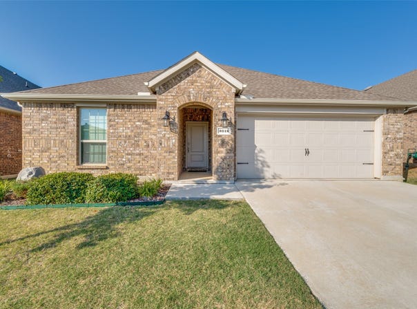 3215 Texas Trail, Aubrey, TX 76227