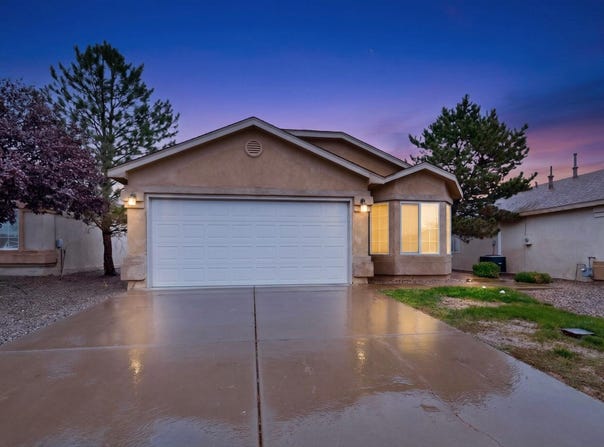 617 Sunny Meadows Drive NE, Rio Rancho, NM 87144
