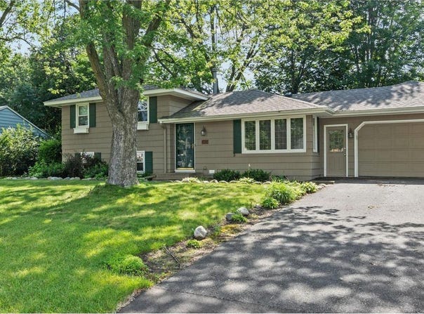 2425 Gunflint Trail, Brooklyn Park, MN 55444