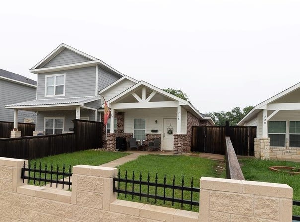 718 S Main Street, McGregor, TX 76657
