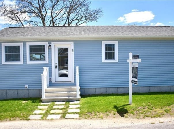 64 Burnside Avenue, Narragansett, RI 02882