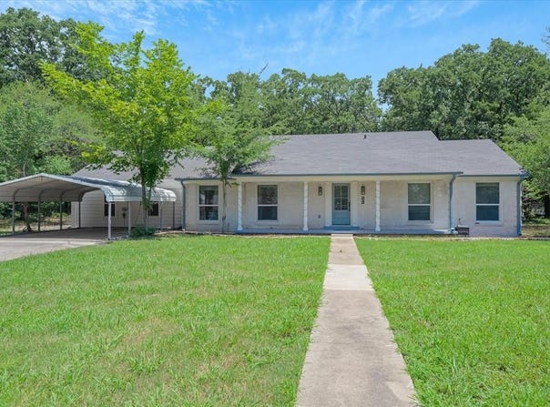 213 N Oaks Drive, Grand Saline, TX 75140