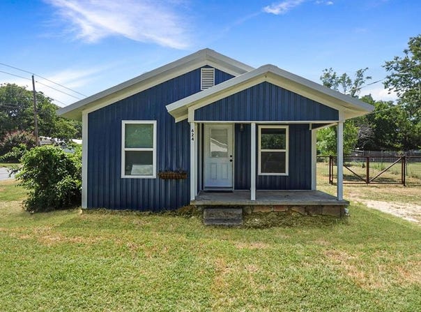 624 S Rusk Street, De Leon, TX 76444