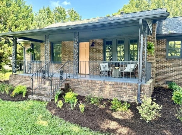 320 W Orange Street, Hillsborough, NC 27278