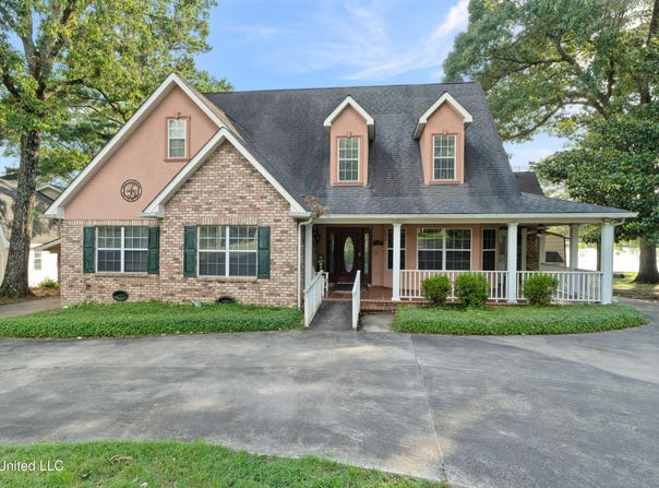 313 Rault Drive, Lumberton, MS 39455