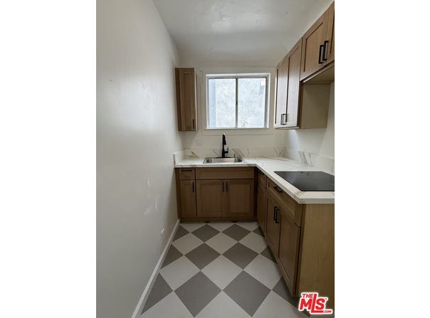 44 Rose Ave, Venice, CA 90291