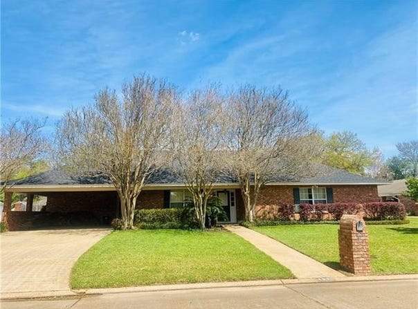 437 HIGHPOINT Drive, Alexandria, LA 71303
