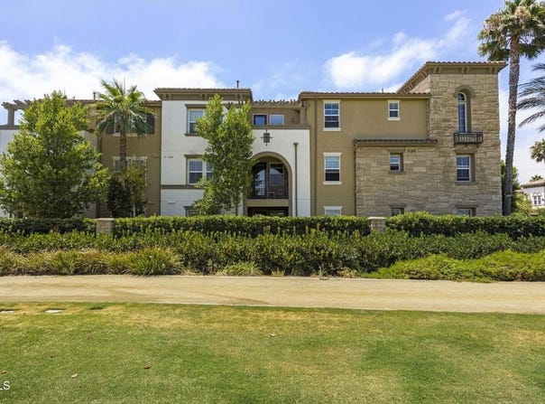 208 Riverdale Court, Camarillo, CA 93012
