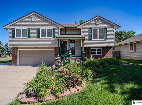 2208 Deerfield Avenue, Fremont, NE 68025