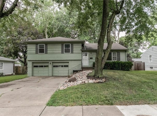 7918 Overton Drive, Raytown, MO 64138
