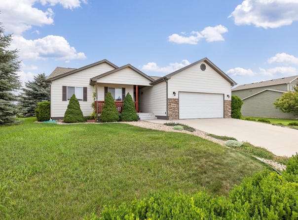 6606 Dunsmore Road, Rapid City, SD 57702