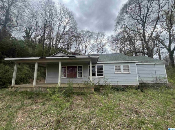 214 PARKER BOULEVARD, WEAVER, AL 36277