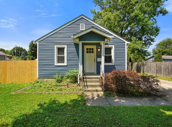 1532 Beam Road, Columbus, IN 47201-5563