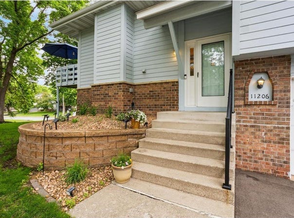 11206 Vessey Circle, Bloomington, MN 55437