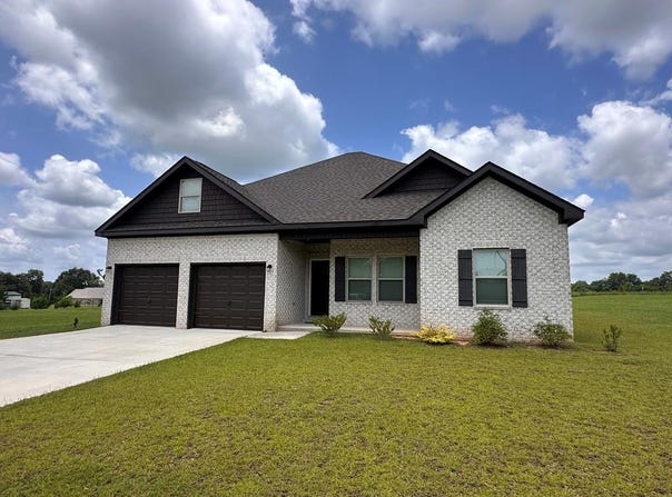 4208 Co Rd 49, Slocomb, AL 36375