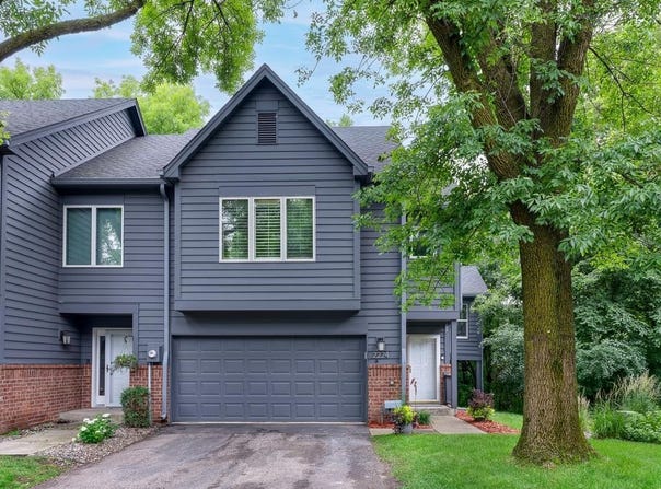 2224 Sherwood Court, Minnetonka, MN 55305