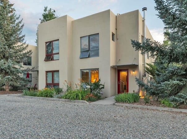 609 Zuni Street, Taos, NM 87571