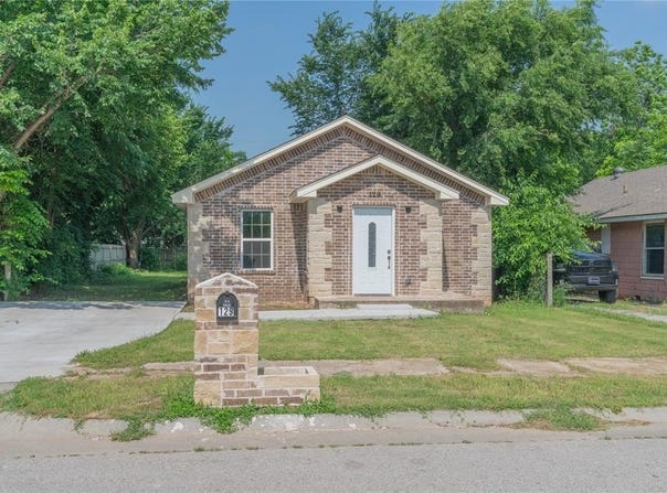129 N K Avenue, El Reno, OK 73036