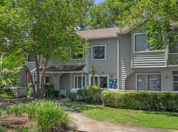 12 Shadow Moss Pl., North Myrtle Beach, SC 29582