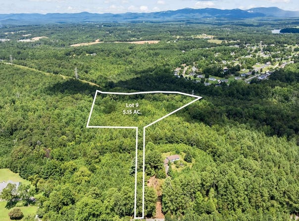 Center Drive, Taylors, SC 29687
