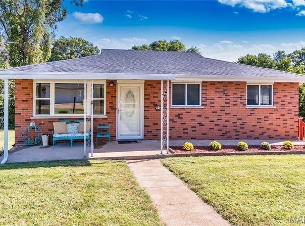 2912 Raw Wind Drive, High Ridge, MO 63049