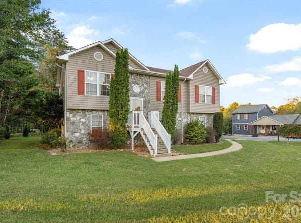 1500 Ivy Lane, Valdese, NC 28690