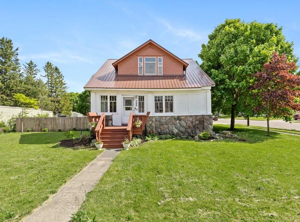 299 W Wheatland Avenue, Remus, MI 49340