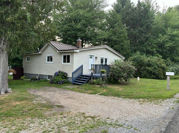 6033 N Stiles Road, Ludington, MI 49431