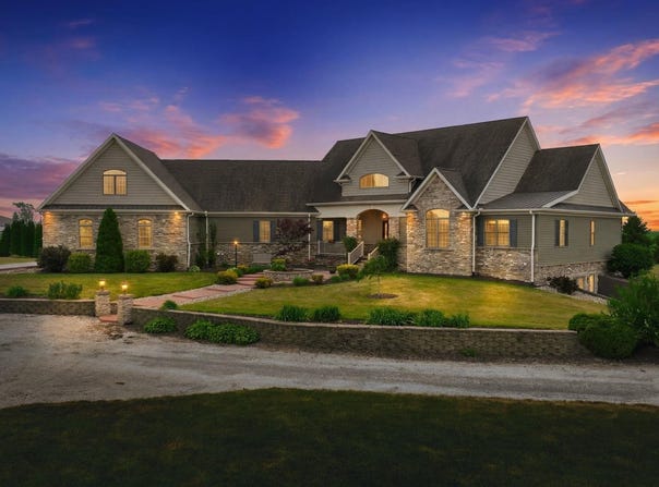 5705 E 30 S, Francesville, IN 47946-8609