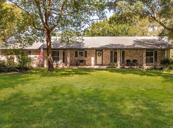 228 LONE OAK ST, Seguin, TX 78155