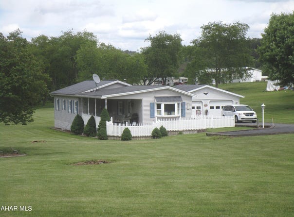 3174 Valley Road, Fishertown, PA 15539