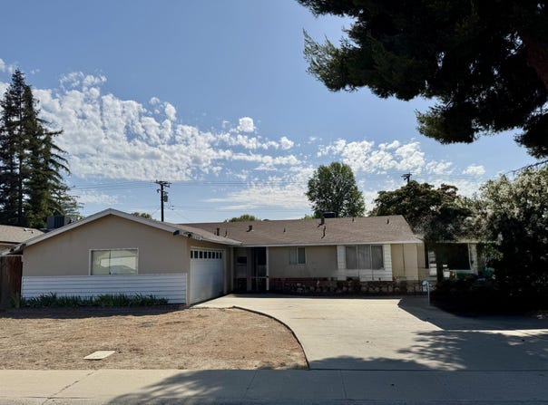 2039 S Locust Street, Visalia, CA 93277