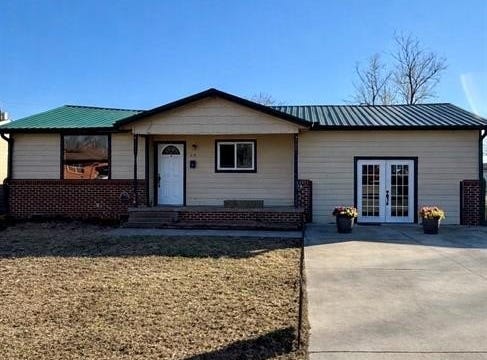 214 E PINE Place, Skiatook, OK 74070