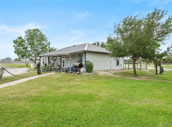 2222 Johnson, Aransas Pass, TX 78336