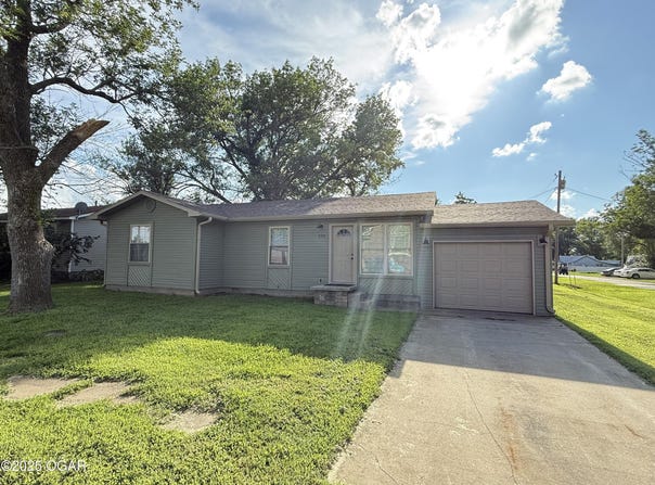 108 N 2ND Street, Sheldon, MO 64784