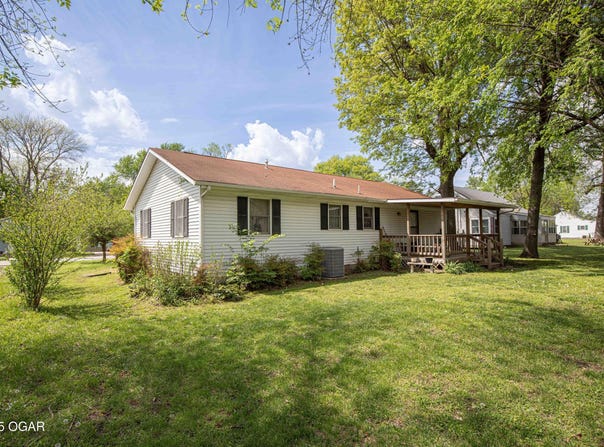 802 Cherry Street, Lamar, MO 64759