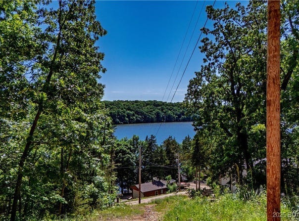 27593 Paul Road, Barnett, MO 65011
